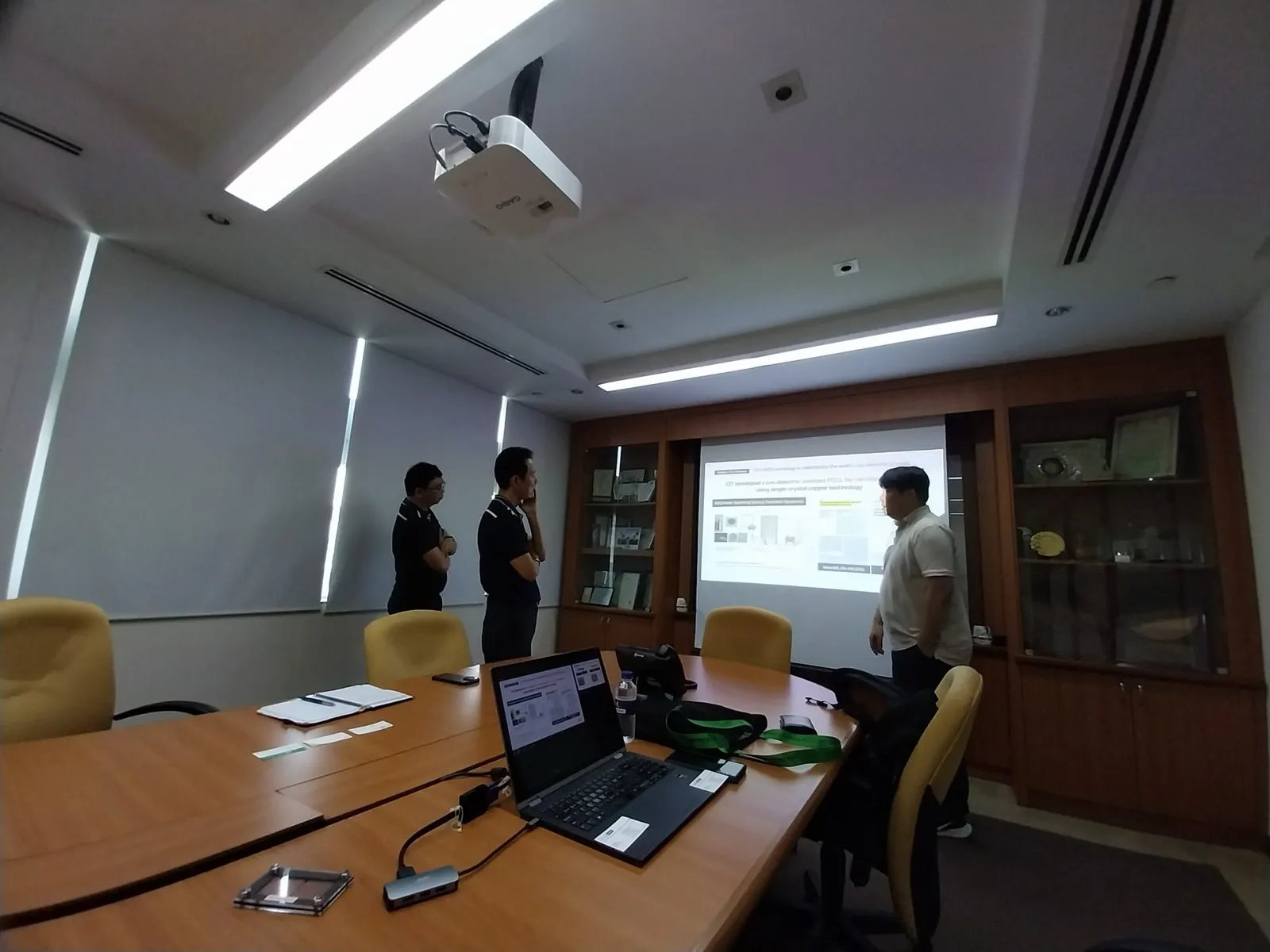 싱가포르 전시회 · BUSAN UNIV · Switch